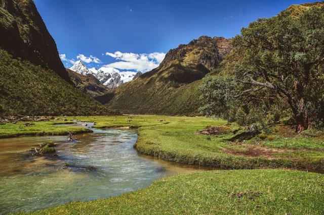 trekking in huaraz peru